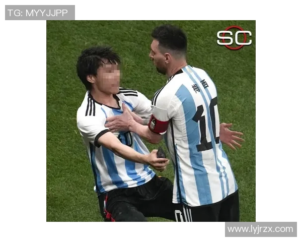 球迷感动跪地拥抱足球明星展现无尽热爱与崇拜之情