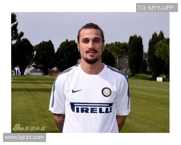 瓦尔多足球明星的传奇之路与辉煌成就探秘